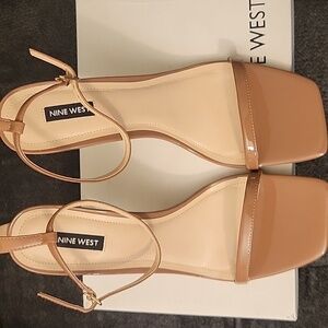 Nine West Yess3 taupe heel